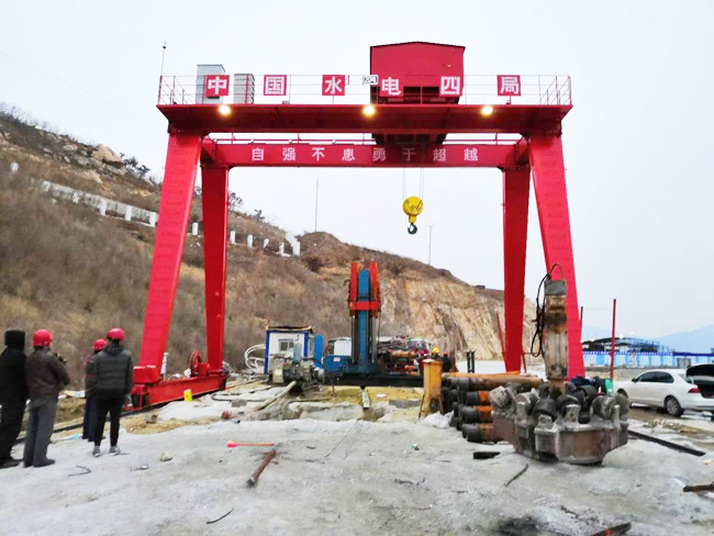 雙梁門式起重機(jī)